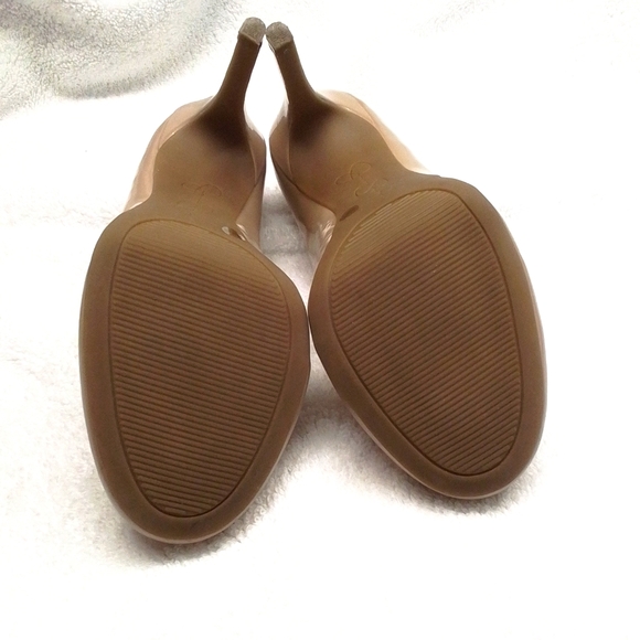 Jessica Simpson, brand new, patent nude heels - Picture 3 of 4